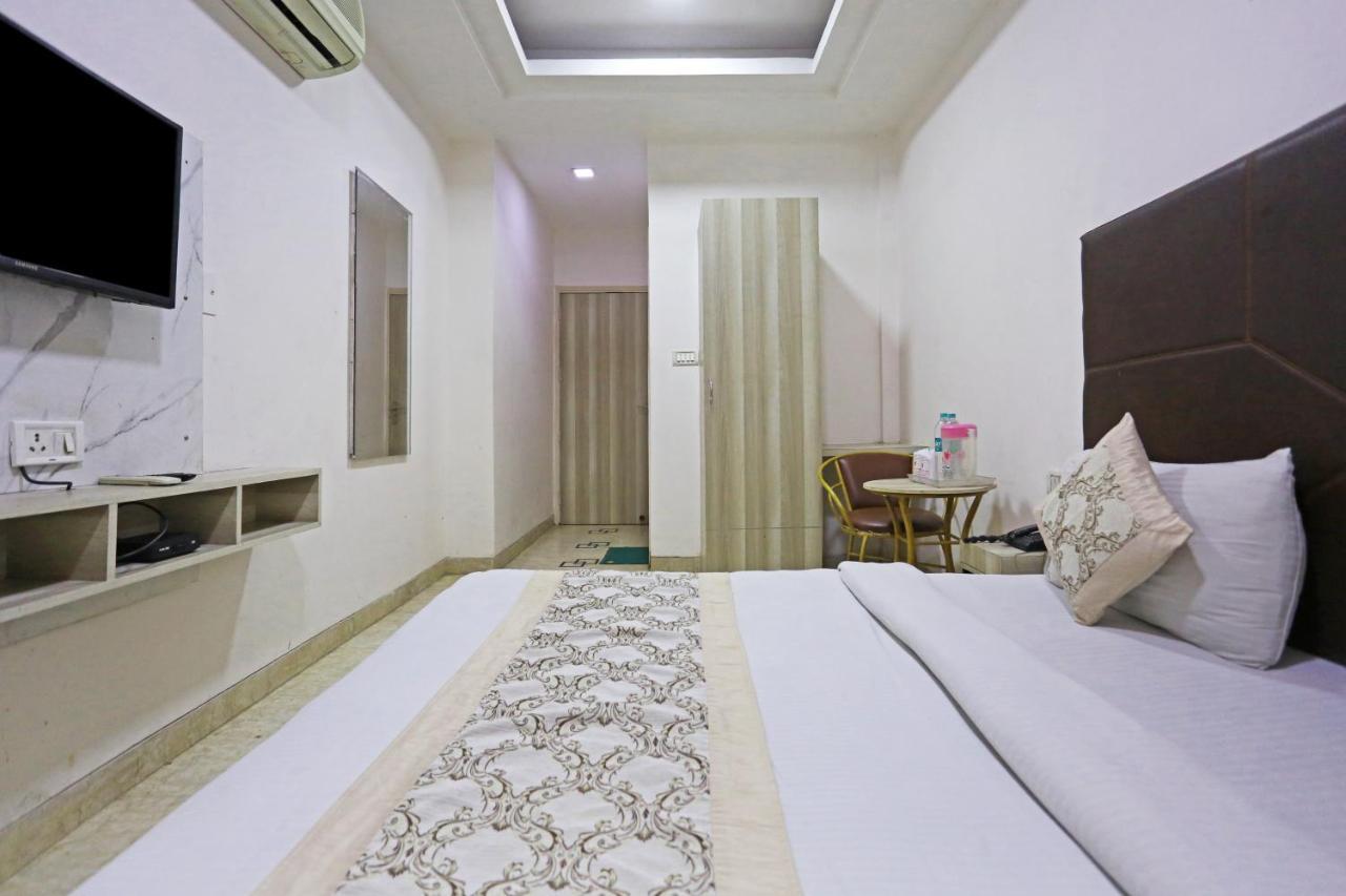 Hotel Sterling Inn, New Delhi Exterior photo