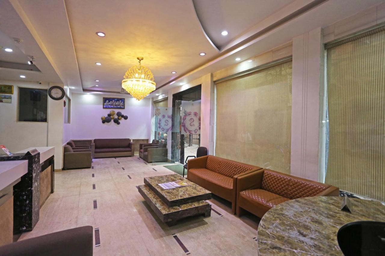 Hotel Sterling Inn, New Delhi Exterior photo