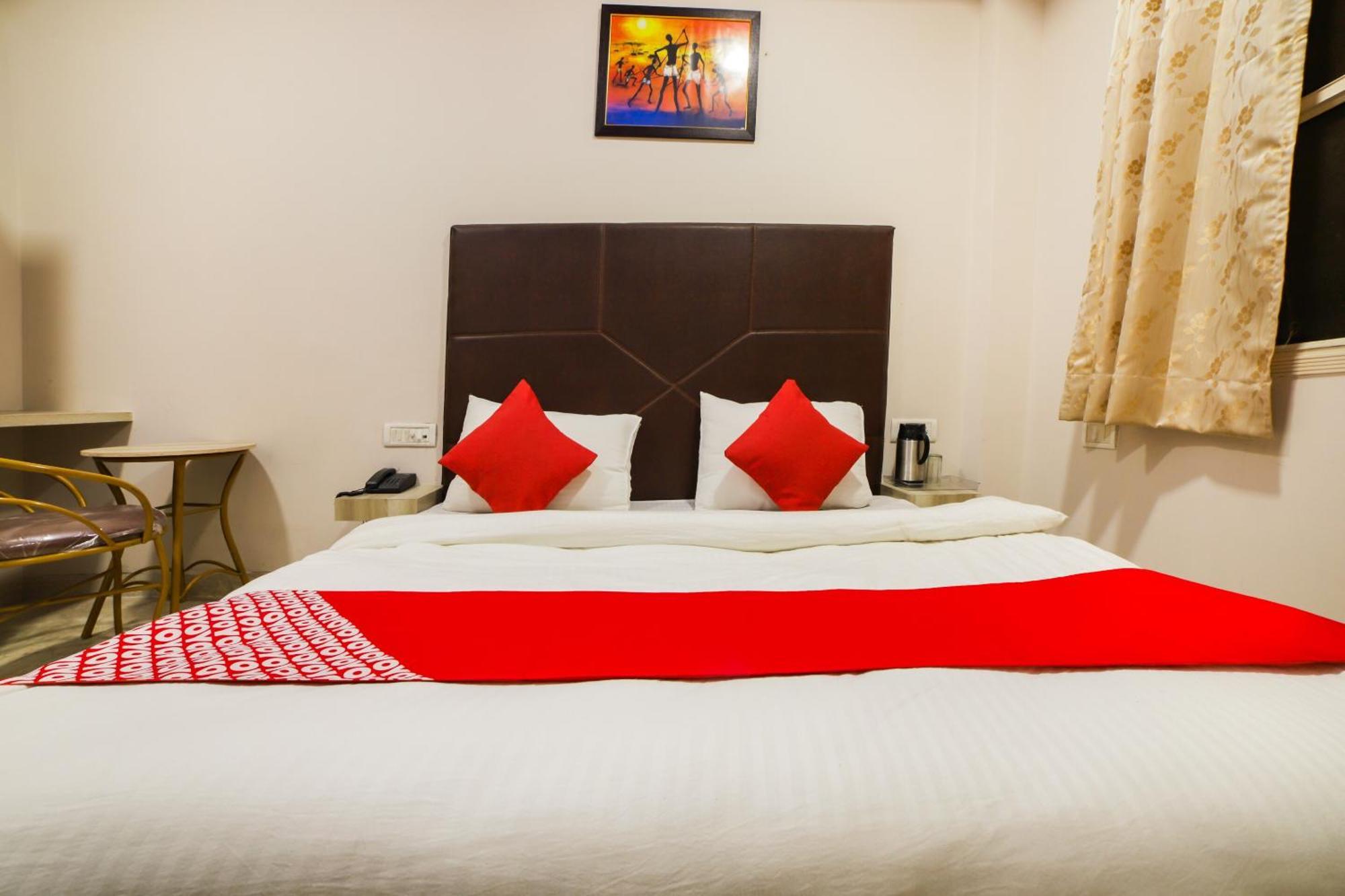 Hotel Sterling Inn, New Delhi Exterior photo