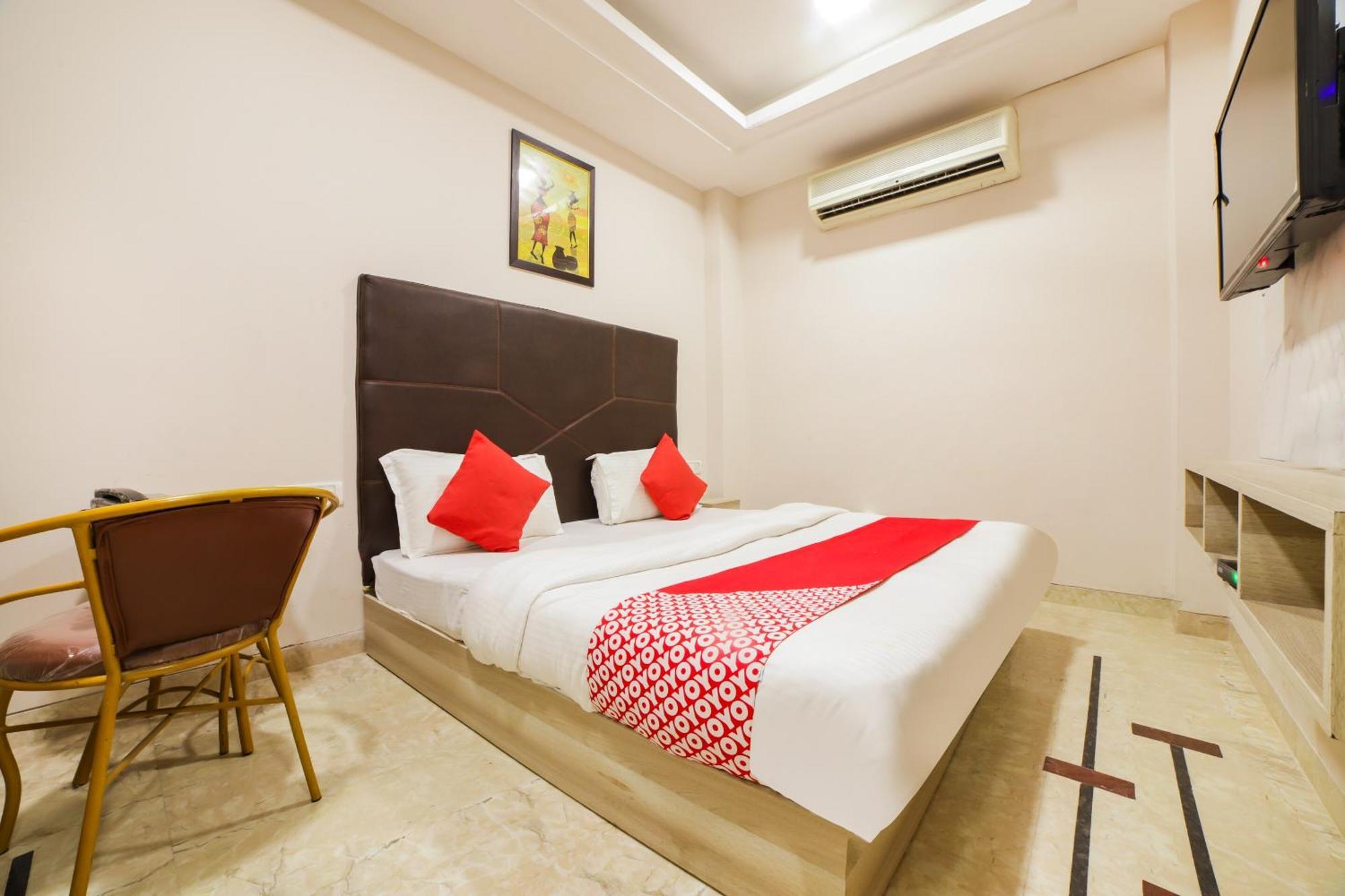 Hotel Sterling Inn, New Delhi Exterior photo